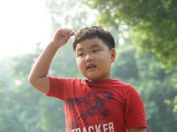 Bi béo nhà Xuân Bắc vừa khóc mếu, vừa bì tị với em gái vì... phân biệt giới tính