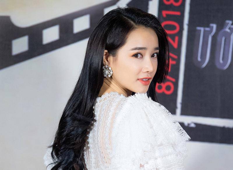 giua tin don dong hau due mat troi, nha phuong cat toc giong het song hye kyo - 8