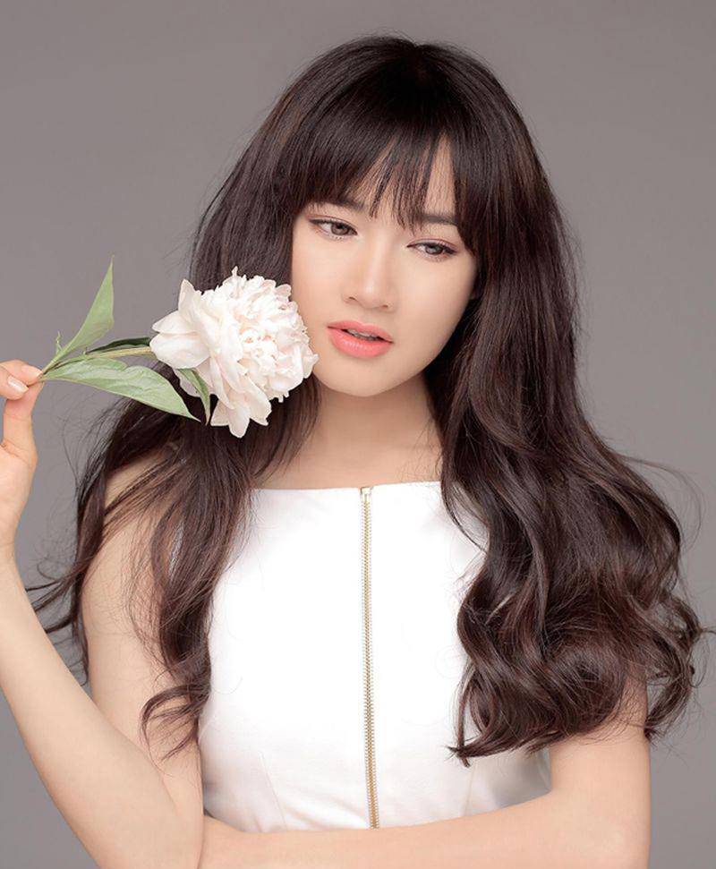 giua tin don dong hau due mat troi, nha phuong cat toc giong het song hye kyo - 11