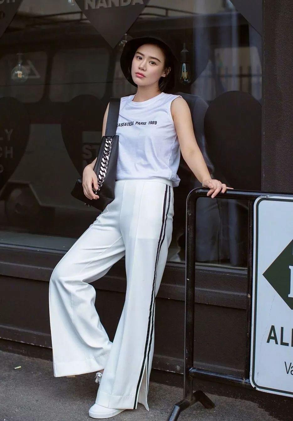 quan ong xe co gi hot ma phu nu ca the gioi do xo mua mac? - 1