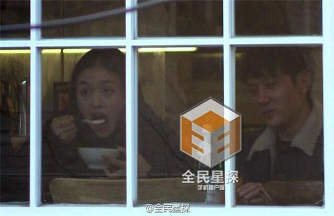 "my nhan ngu" va moi quan he thi phi voi hai nguoi dan ong hot nhat nhi showbiz - 11