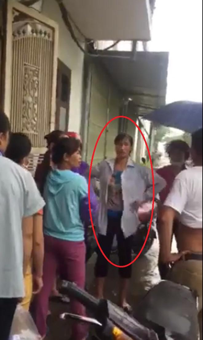 co gai bi lot quan ao 'dan mat' giua duong vi nghi nhan tin thach thuc vo nhan tinh - 1