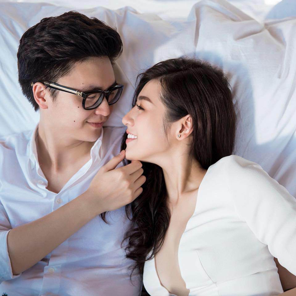 sau khi thong bao ngay cuoi, a hau tu anh lan dau xuat hien ben canh ong xa tuong lai - 4