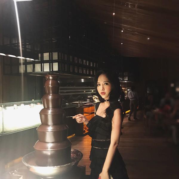 gu thoi trang sanh dieu het nac cua cap doi em chong chi dau hot nhat showbiz - 13
