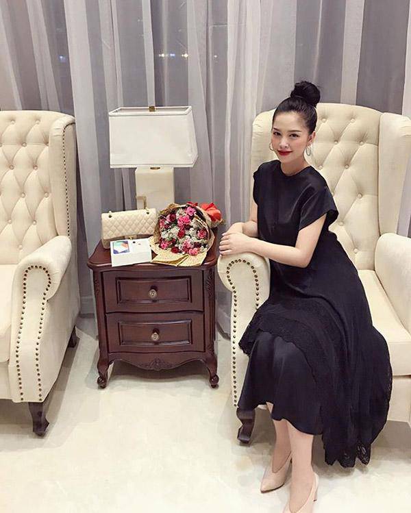 gu thoi trang sanh dieu het nac cua cap doi em chong chi dau hot nhat showbiz - 14