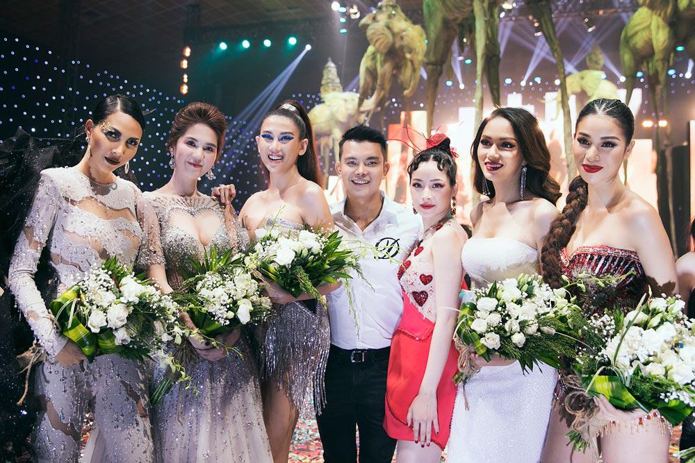 pham huong va huong giang dot chay san dien khi lam vedette trong show do long - 1