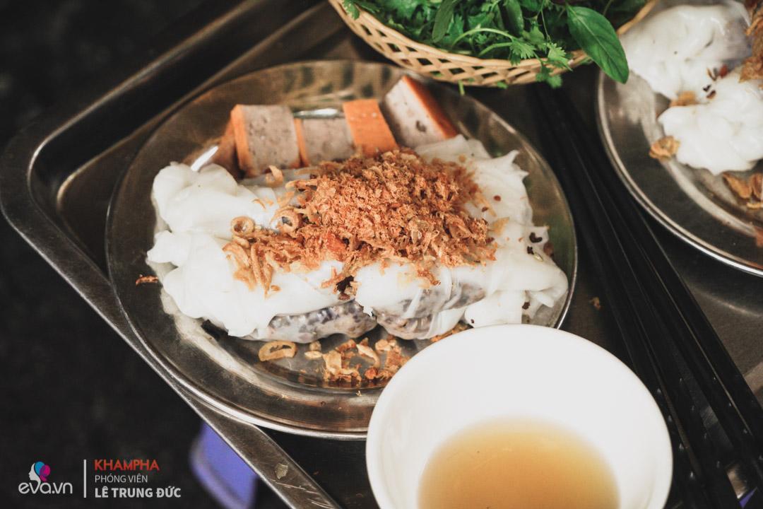 quan banh cuon gia truyen 60 nam "doc nhat vo nhi" o ha noi nho co nguyen lieu nay! - 4