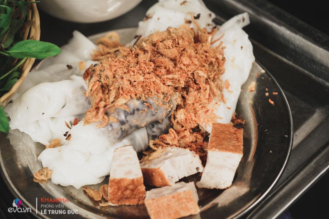 quan banh cuon gia truyen 60 nam "doc nhat vo nhi" o ha noi nho co nguyen lieu nay! - 6
