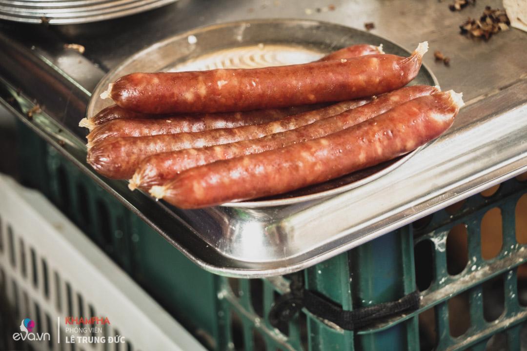 quan banh cuon gia truyen 60 nam "doc nhat vo nhi" o ha noi nho co nguyen lieu nay! - 15