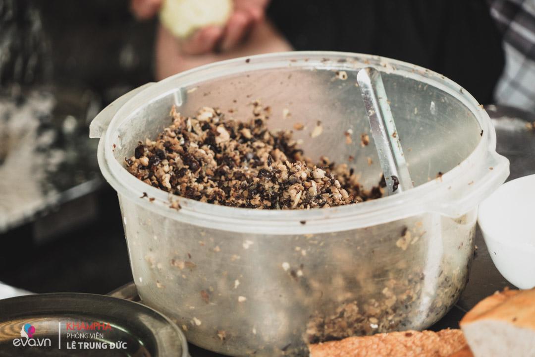 quan banh cuon gia truyen 60 nam "doc nhat vo nhi" o ha noi nho co nguyen lieu nay! - 14