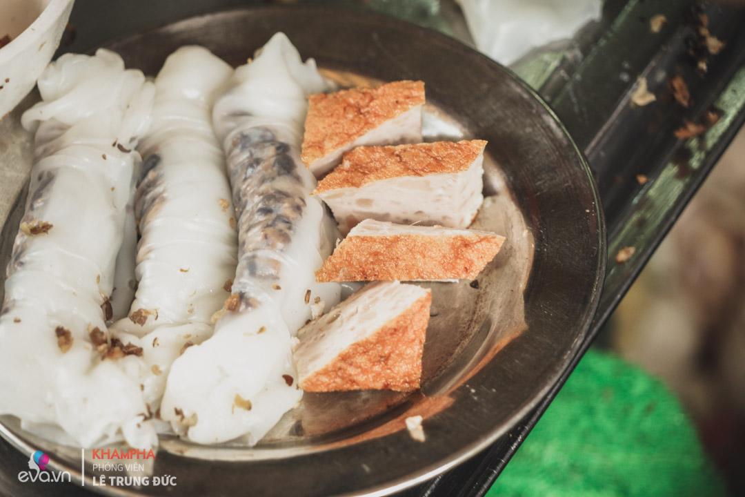 quan banh cuon gia truyen 60 nam "doc nhat vo nhi" o ha noi nho co nguyen lieu nay! - 17