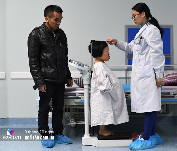 ba me nho nhu tre 4 tuoi mang thai khong ai dam cuoi, duoc chong cham nhu cong chua - 8