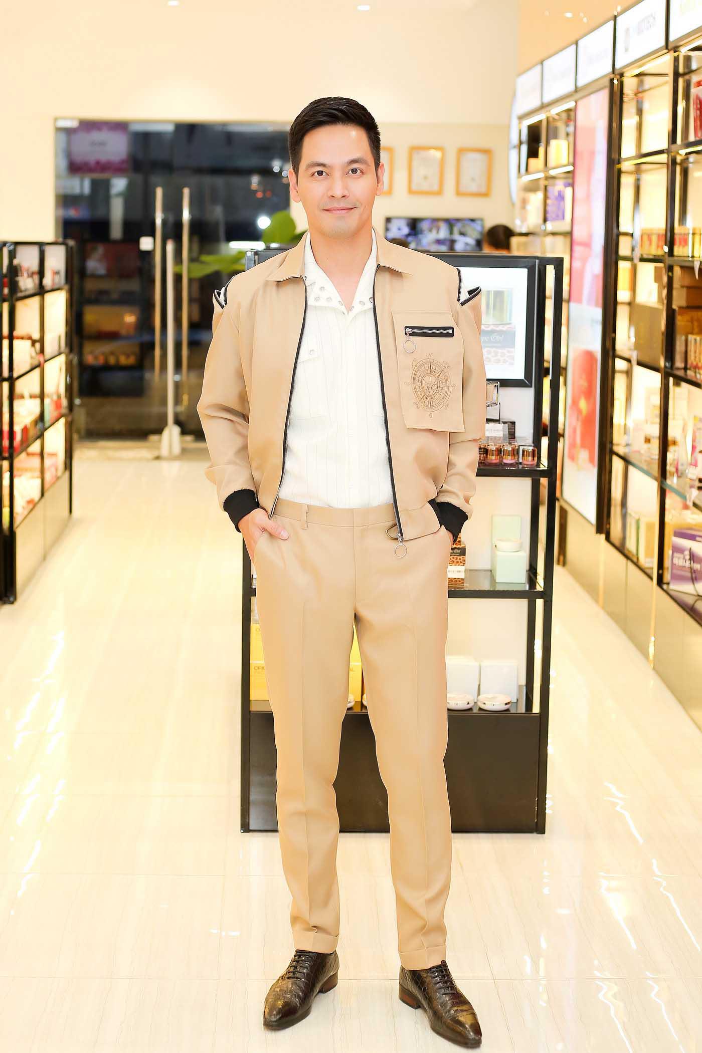 mc phan anh dung viec dan chuong trinh vi nghi cho vo va cac con - 3
