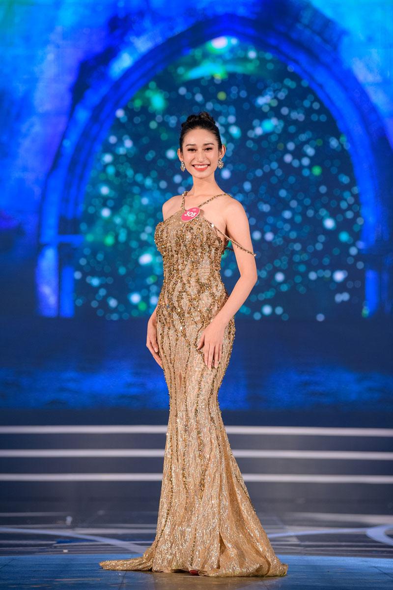 nhung dieu it ai biet ve chiec ao ba ba mau hong tai dem chung khao mien nam hhvn 2018 - 13