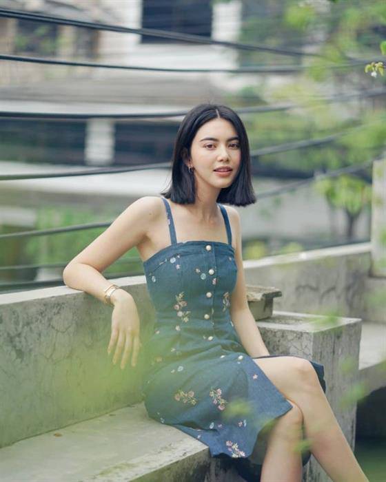 "aundrey hepburn cua thai lan" goi cam het co nhung chi thich ao phong, quan jeans - 1