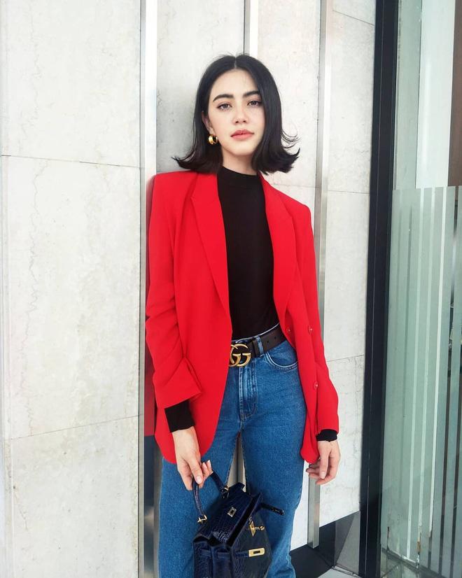 "aundrey hepburn cua thai lan" goi cam het co nhung chi thich ao phong, quan jeans - 15