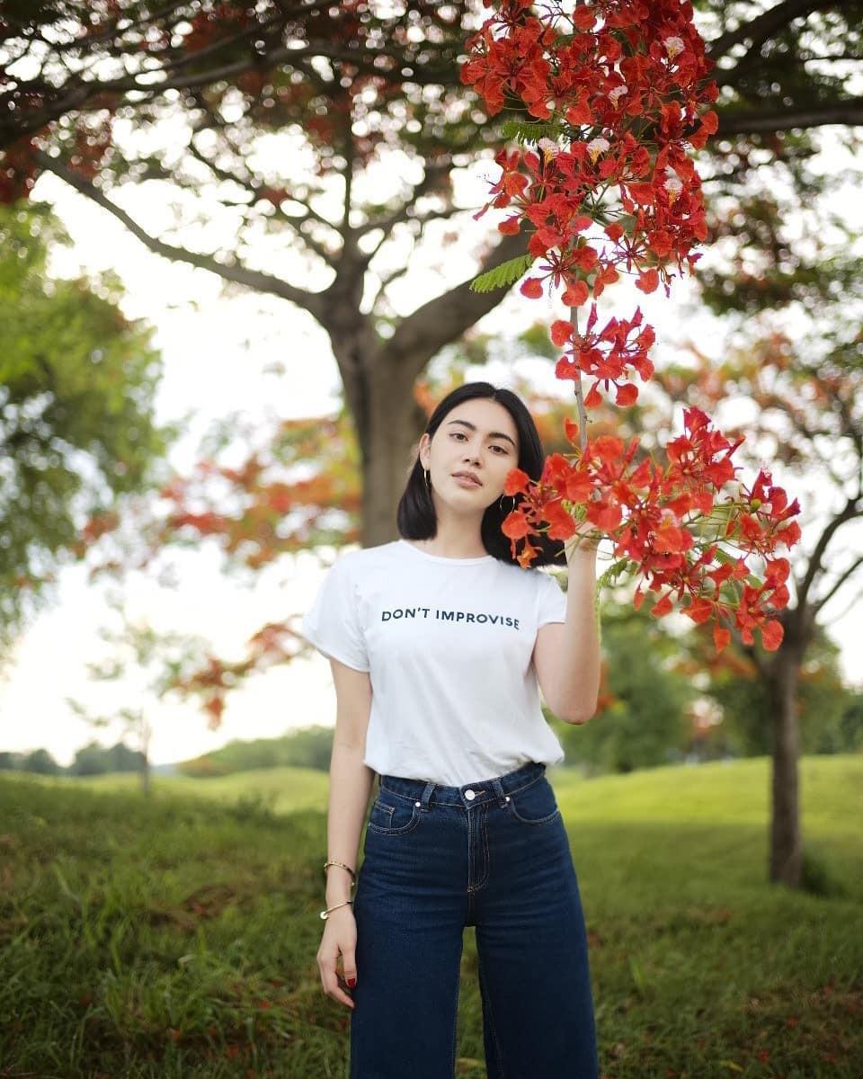 "aundrey hepburn cua thai lan" goi cam het co nhung chi thich ao phong, quan jeans - 5