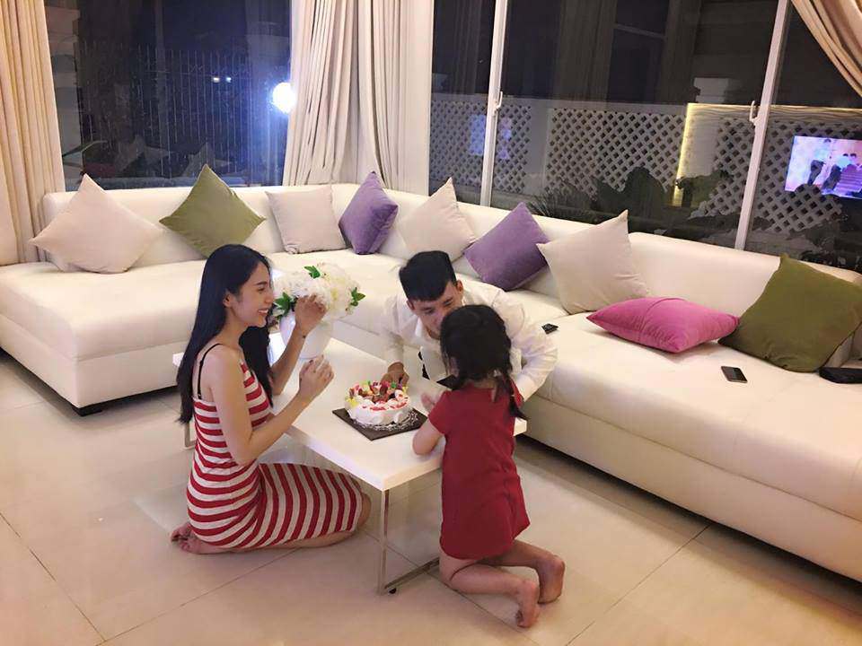 nhung gia dinh sao viet du ban may van cung nhau cuoc dat, trong rau khien bao nguoi nguong mo - 11