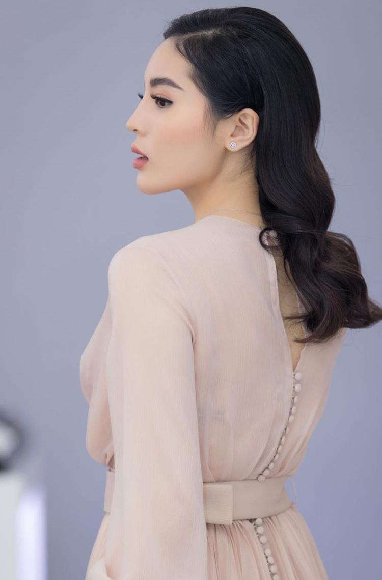 cuoi cung hoa hau ky duyen cung chiu an mac kin dao tro lai - 2