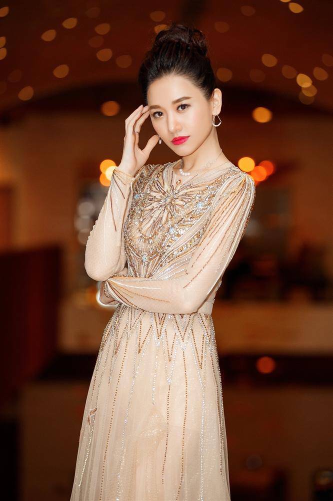 ba xa tran thanh vuong nghi van phau thuat tham my vi chiec mui cao bat thuong - 1