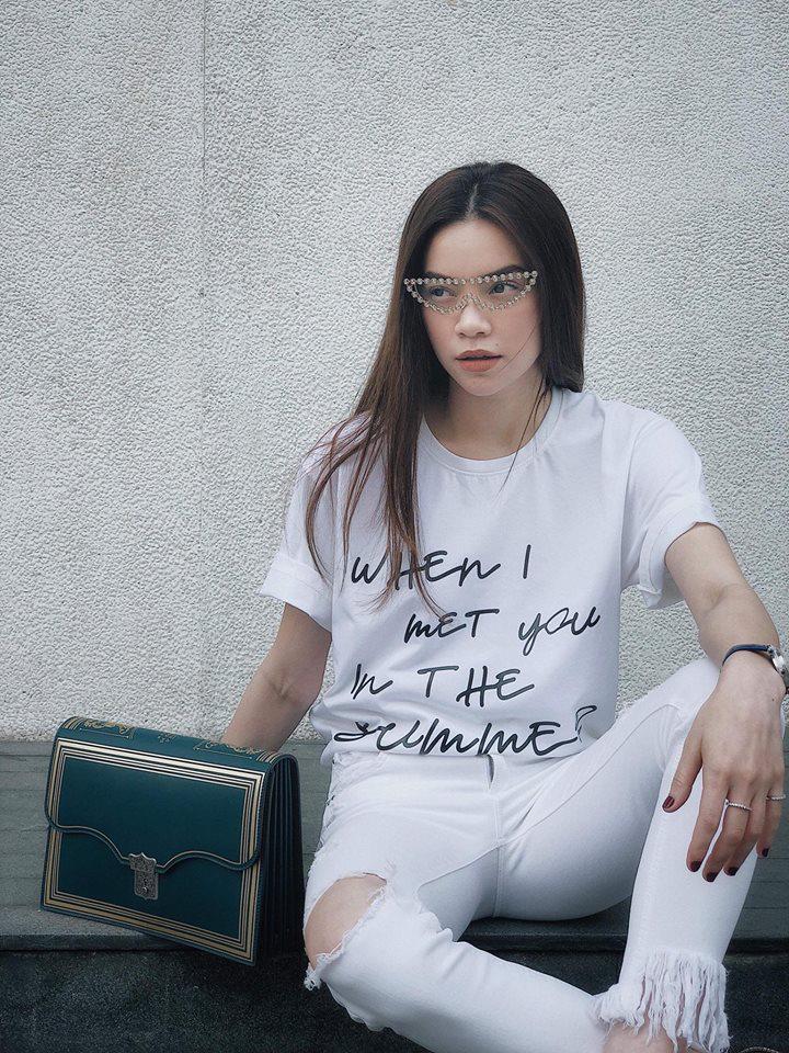 ho ngoc ha tre trung nhu teen girl khi dien ao thun 300 ngan dong! - 1