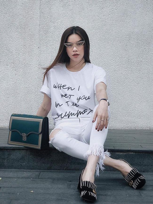 ho ngoc ha tre trung nhu teen girl khi dien ao thun 300 ngan dong! - 2