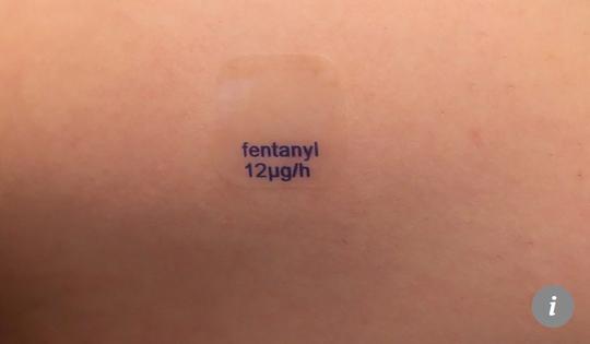 dem ngu voi con, sang hom sau me nga khuyu khi con ngung tho vi mieng dan giam dau - 2