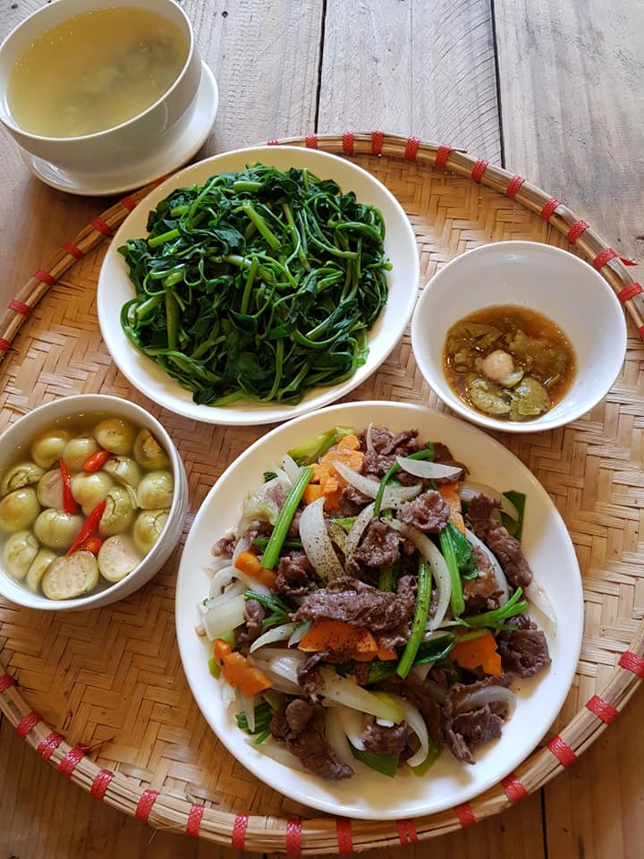 chi nau 3 mon/bua com nhung dan mang nhin thay phai cham ngay diem 10 cho me 2 con hn - 10