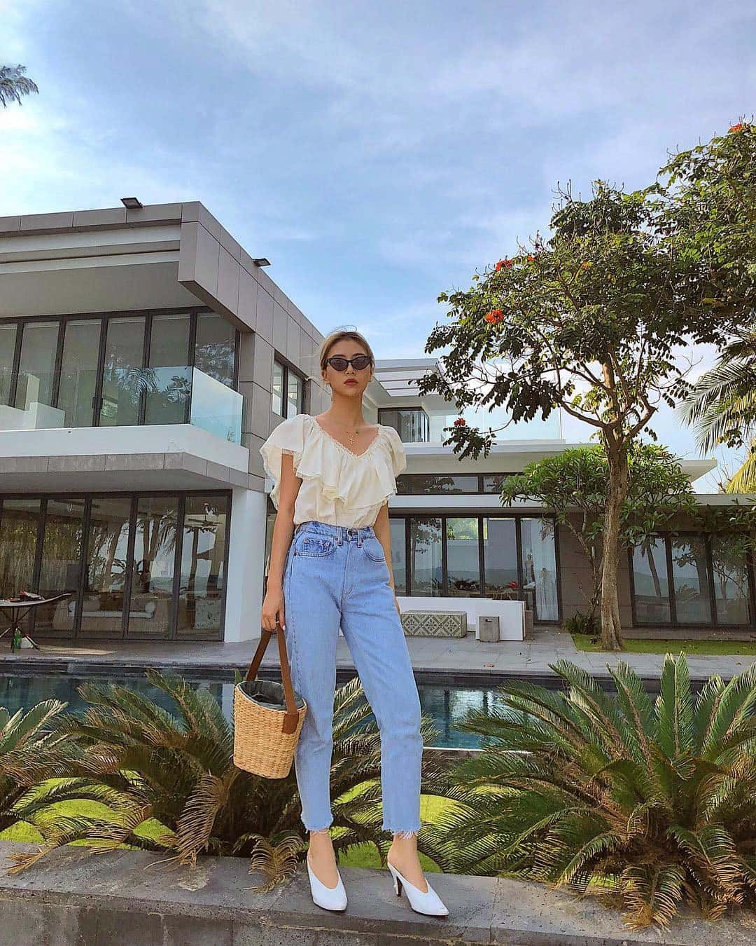 da ngam ngam kho so khong biet mac gi, cu chon vay ao mau nay la da bat tong ngay - 12