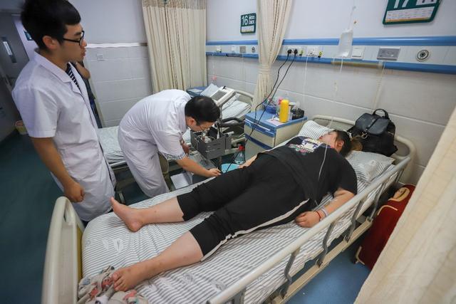chi 700 trieu dong de mua thuoc giam can, co gai tre khong ngo lai tang them toi 50kg - 1