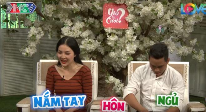 duoc ban gai ru vao khach san, chang trai chi hon roi... quay lung ngu - 3