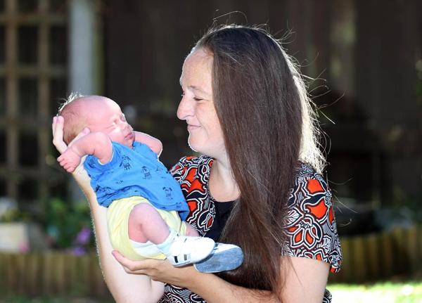 bi bac si noi khong the co con, ba me bat ngo de sau... mot tuan mang bau - 2