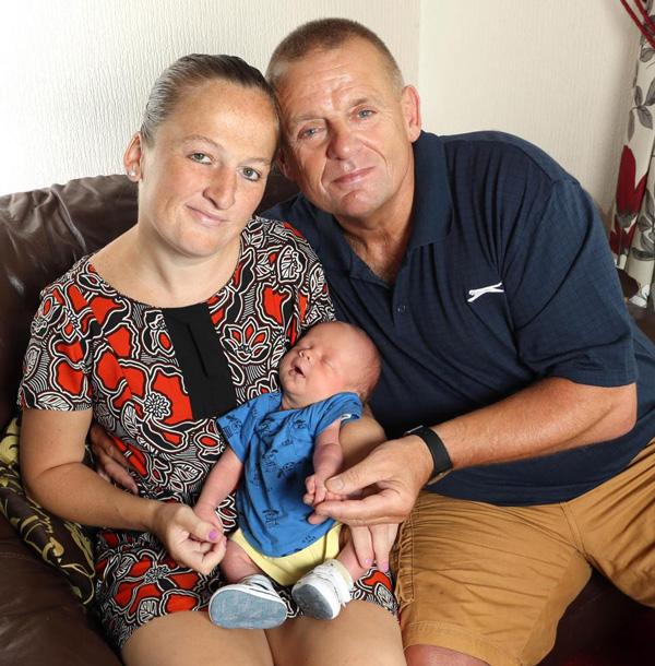 bi bac si noi khong the co con, ba me bat ngo de sau... mot tuan mang bau - 1