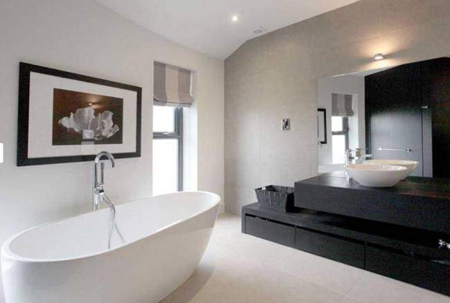 cạn cảnh dinh thụ "khung" cua cau thu ghi 1 ban giup phap vo dich - paul pogba - 17