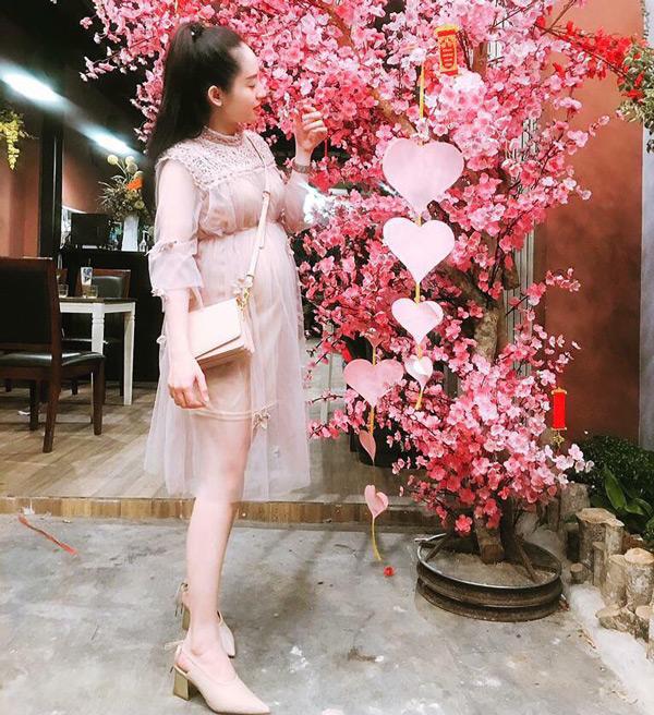 me 2 con van dep bat chap nho che do an uong "vao con khong vao me" khi mang bau - 4