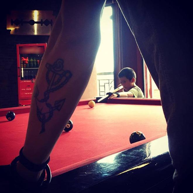 sao viet 24h: dep song gio - thi phi, pham anh khoa binh yen vui dua cung 2 con - 1