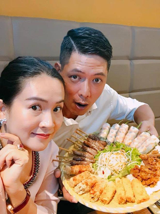 sao viet 24h: dep song gio - thi phi, pham anh khoa binh yen vui dua cung 2 con - 9