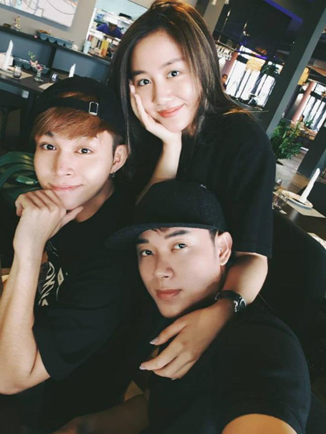 sao viet 24h: dep song gio - thi phi, pham anh khoa binh yen vui dua cung 2 con - 15