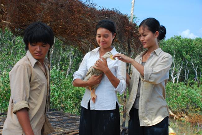 truoc phim 18+ quynh bup be, dan gai lang choi nao tung khien khan gia "phat sot"? - 5