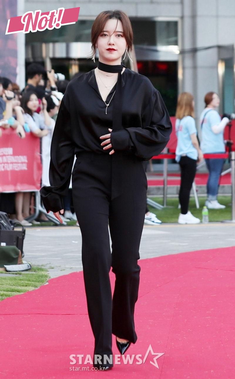 midu "thoat kiep" mac xau, my nhan the face gay hot hoang vi khoe vong 3 qua lo - 13