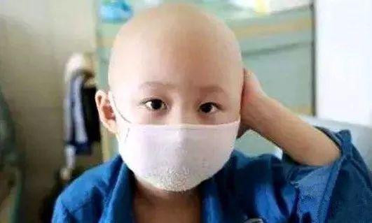 mua tu quan ao mau sac tang con, bo me chet sung khi bac si phat hien benh ung thu - 1