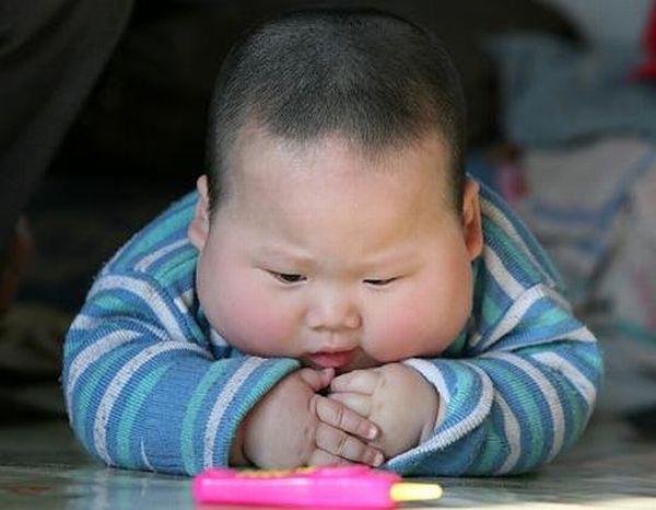 be trai dang ngu say bong nhien tu vong, cha me hoi han khi de con gap tinh trang nay - 2