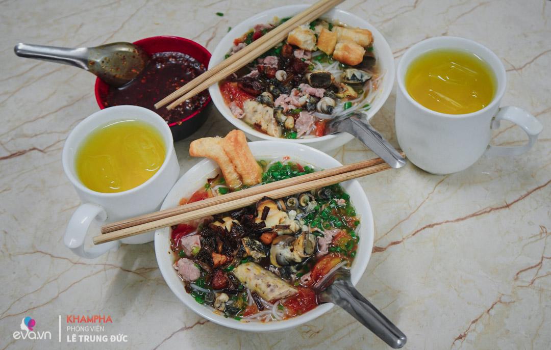 quan bun oc top mo hon 40 nam doc dao nhat ha noi, ngay cuoi tuan ban gan nghin bat - 3