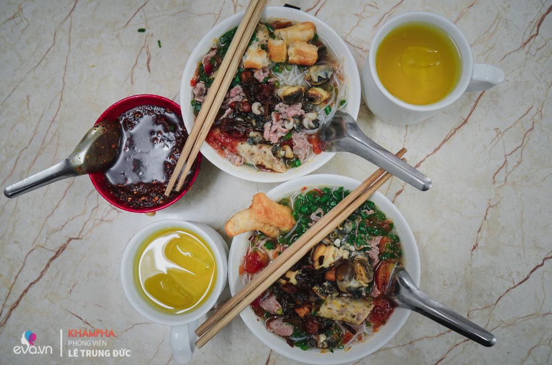 quan bun oc top mo hon 40 nam doc dao nhat ha noi, ngay cuoi tuan ban gan nghin bat - 16