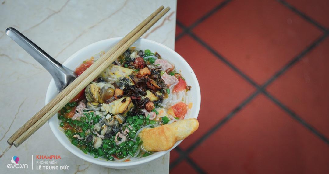 quan bun oc top mo hon 40 nam doc dao nhat ha noi, ngay cuoi tuan ban gan nghin bat - 15