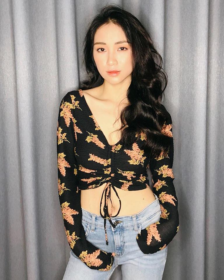 cuoi be bung voi thoi trang di an thit nuong ba dao cua "chi dai hoa ram but" hoa minzy - 14