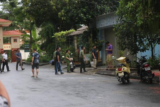 gian lan diem thi ha giang: to truong dan pho noi gi ve viec bat ong vu trong luong? - 1