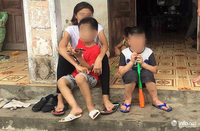 vu trao nham con o ba vi: xuc dong dem doan vien dau tien cua 2 dua tre - 3