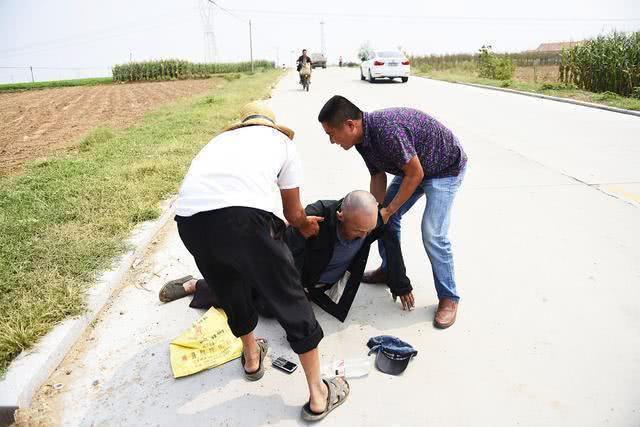 benh nhan xuat huyet nao khi di ve sinh, bac si nghe loi ke cua vo hieu ngay van de - 6