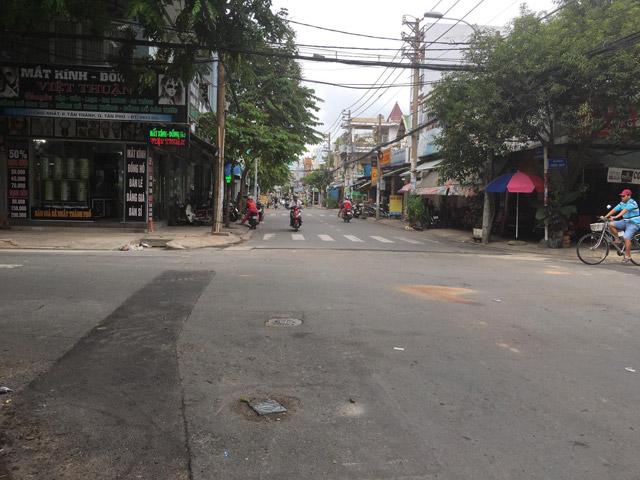 hai ten cuop khoc nuc no khi nghe dieu tra vien thong bao tin 